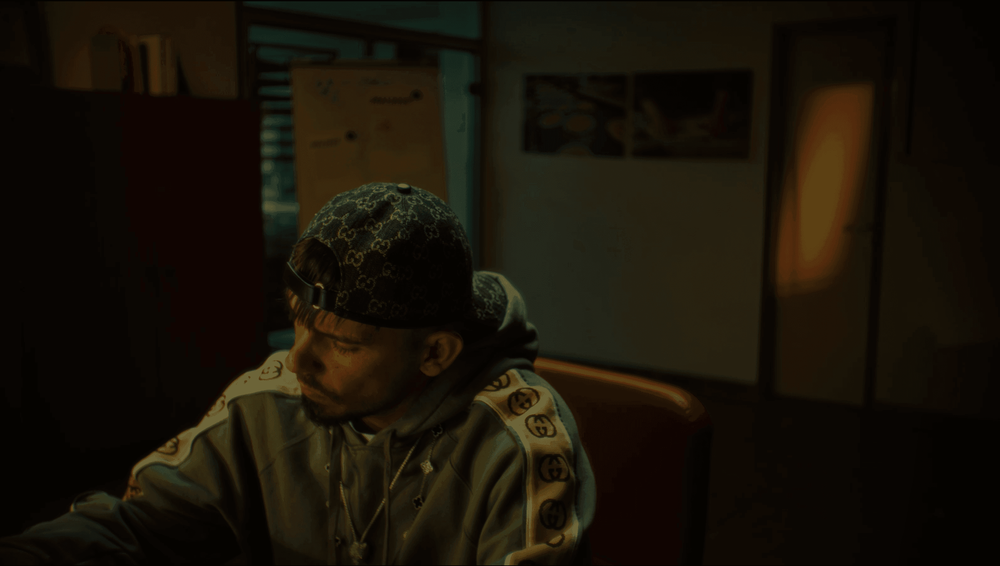 Capital Bra 
x
GANGSTARELLA 